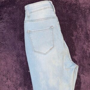 High-Rise, light denim, stretchy bootylicious date night pants